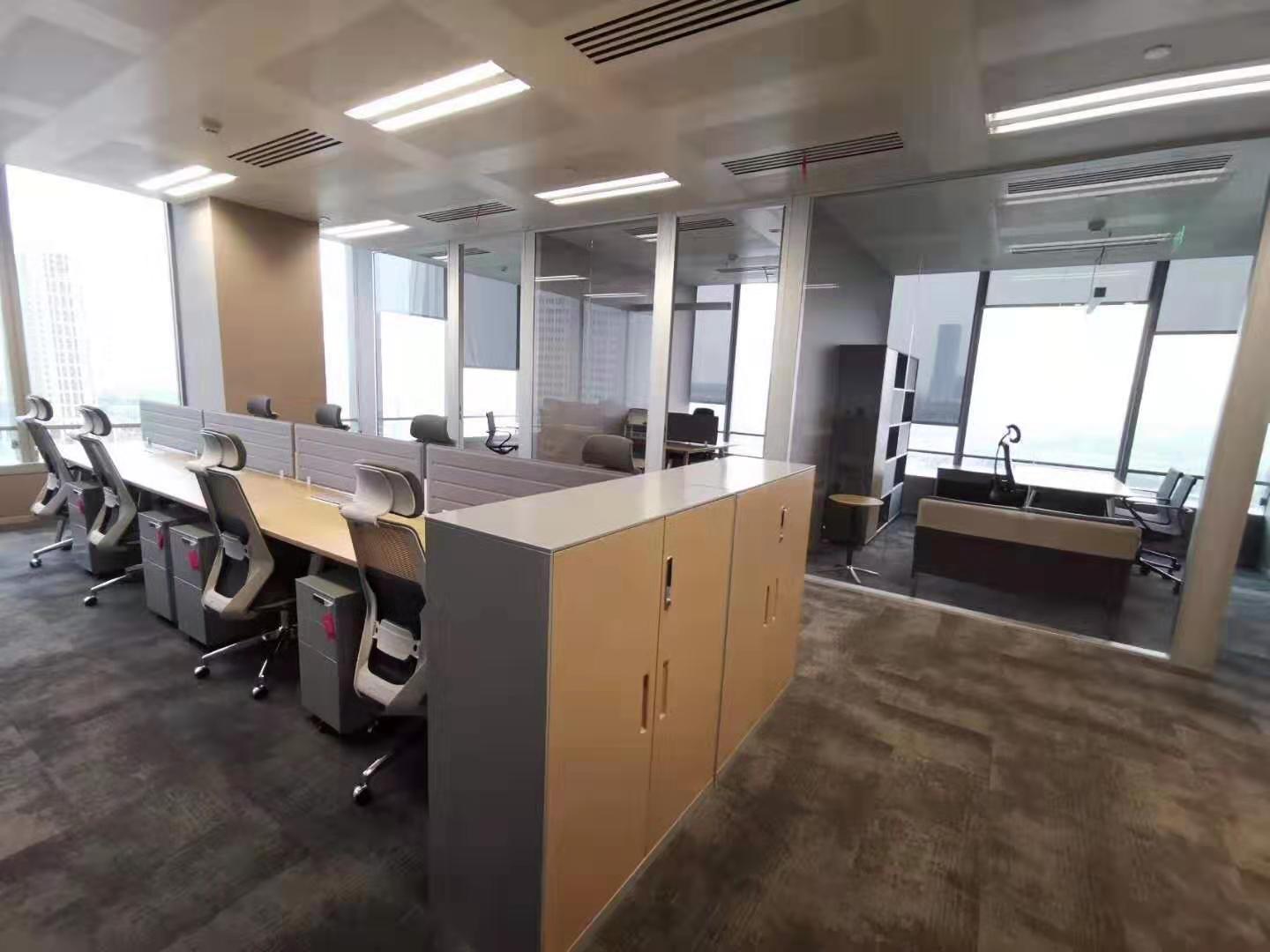 浦东新区环球都会广场出租210平办公室精装修带家具