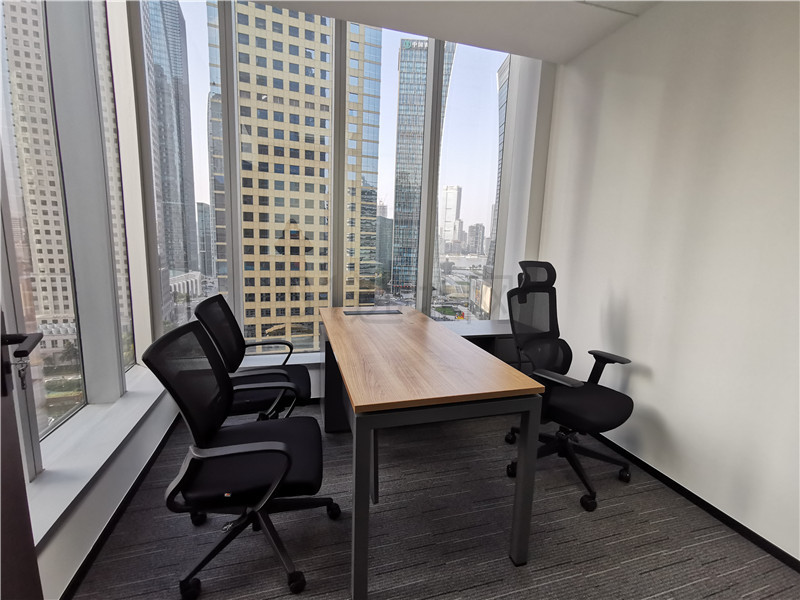 浦东南路360号新上海国际大厦出租145平办公室精装修带家具
