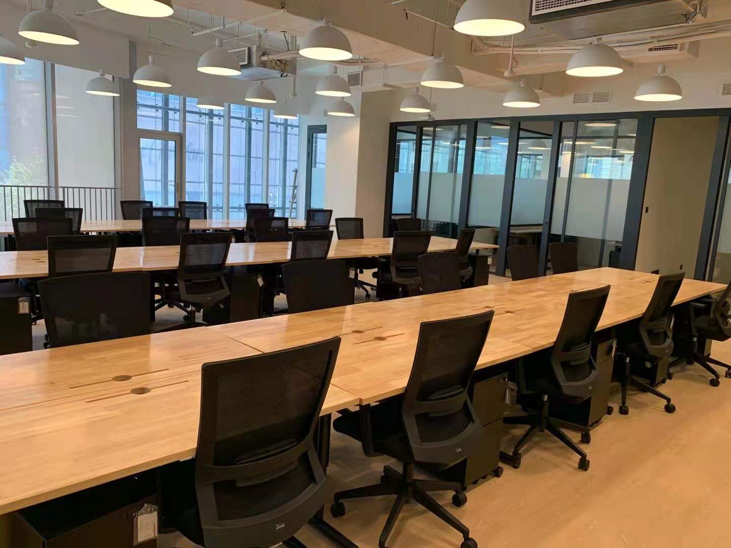 上海广场WeWork出租100人间带窗户现房