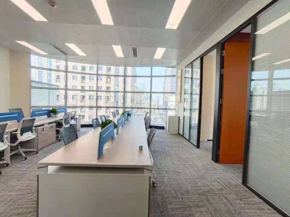 中融国际商城出租220平办公室精装修带家具