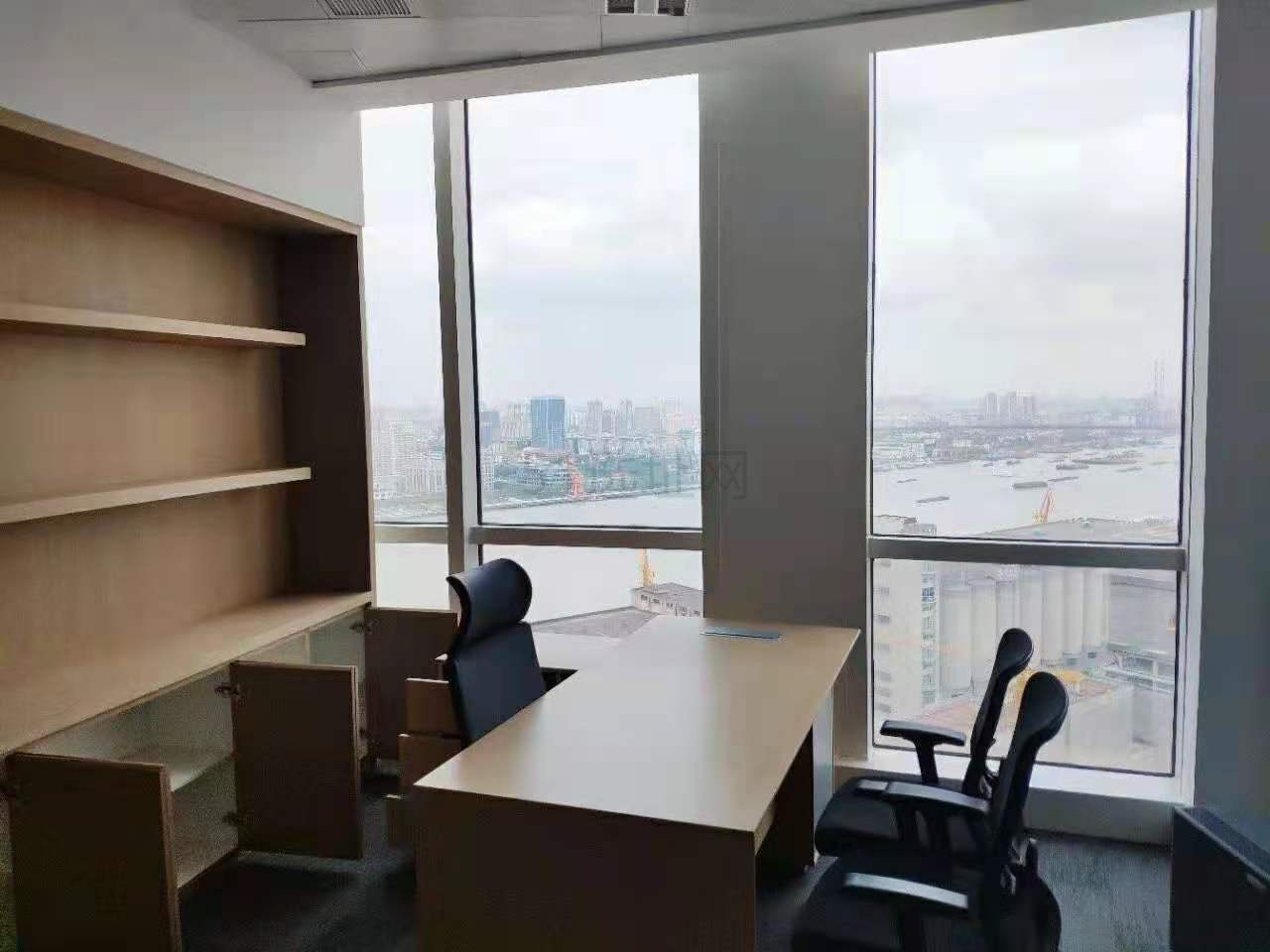 滨江万科中心出租420平办公室精装修带家具