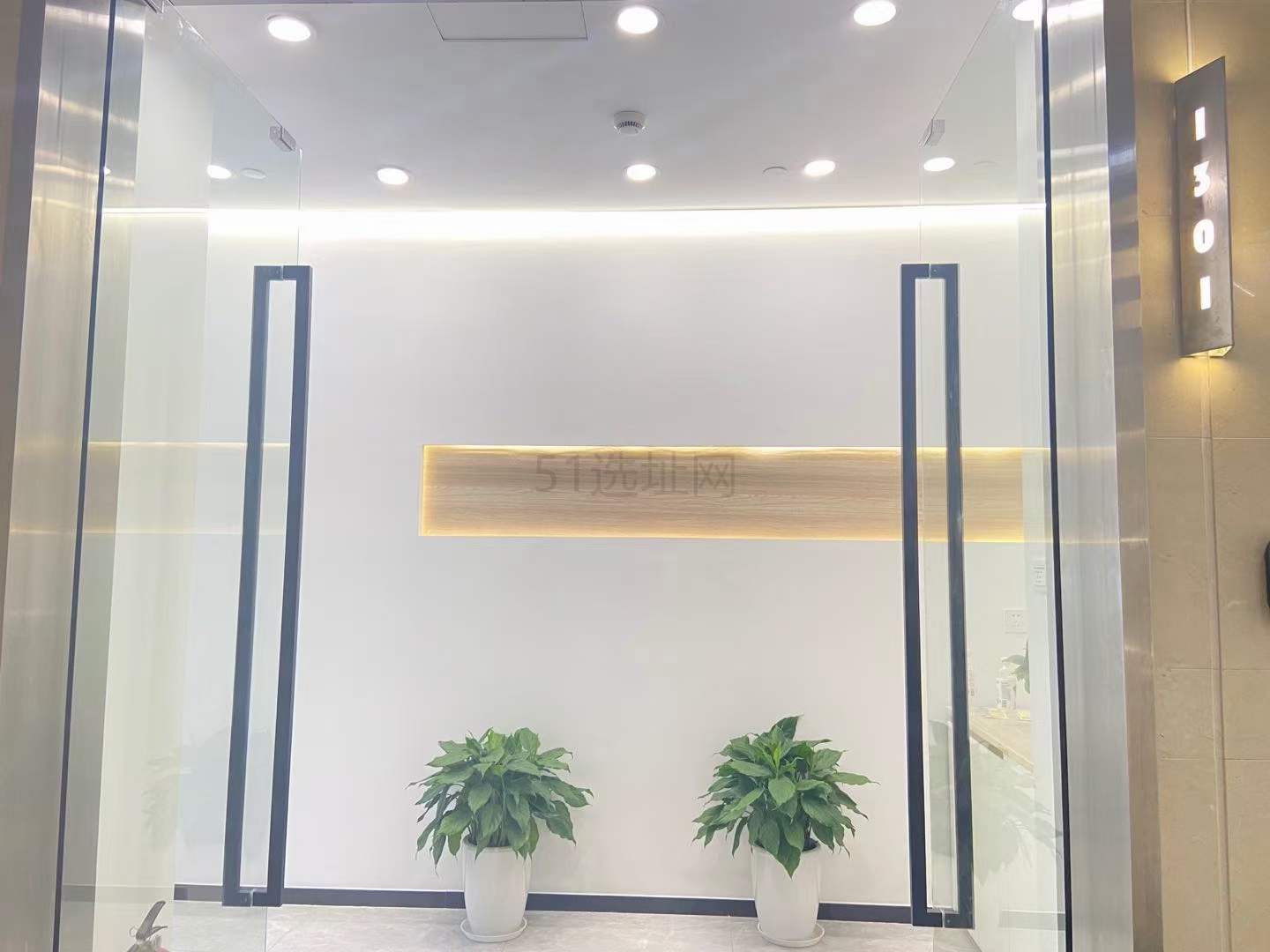 张杨路500号华润时代广场出租189平办公室精装修带家具