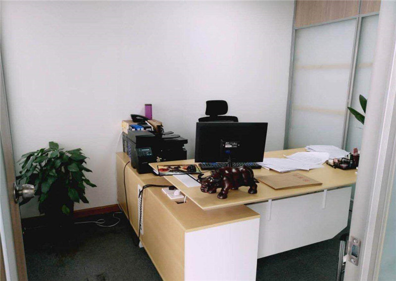 上海信息大厦出租96平办公室精装修带家具