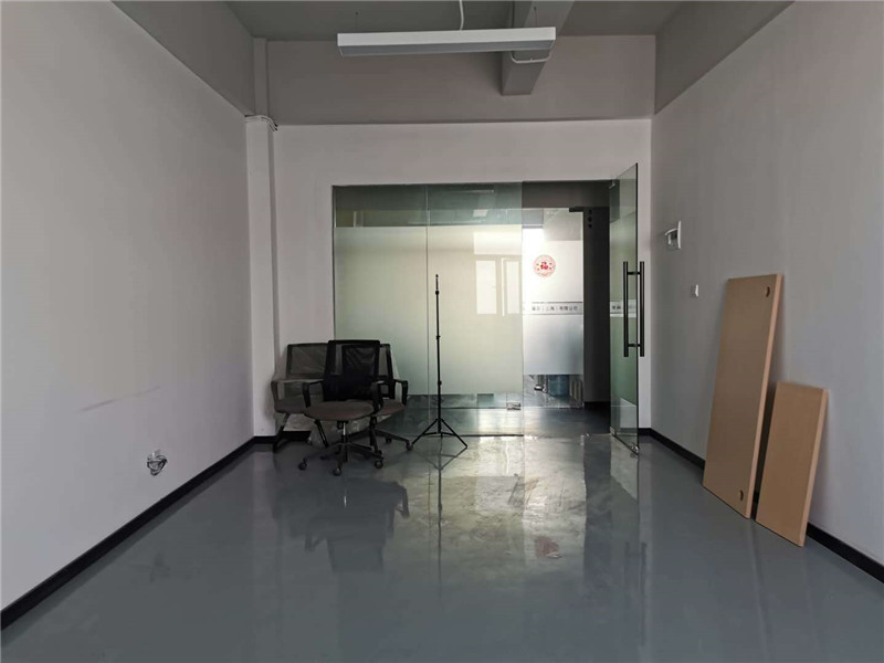 张慕工业基地出租56平写字楼有装修无家具