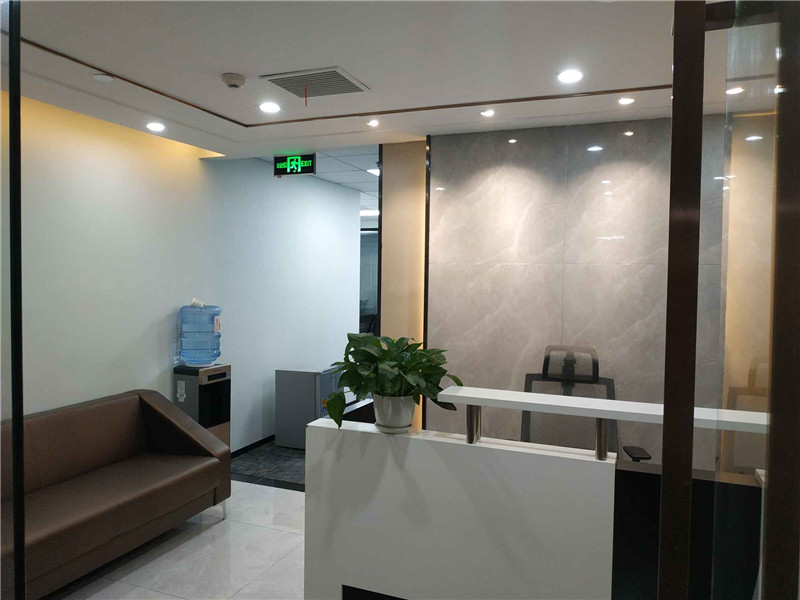 中国保险大厦出租178平办公室精装修带家具