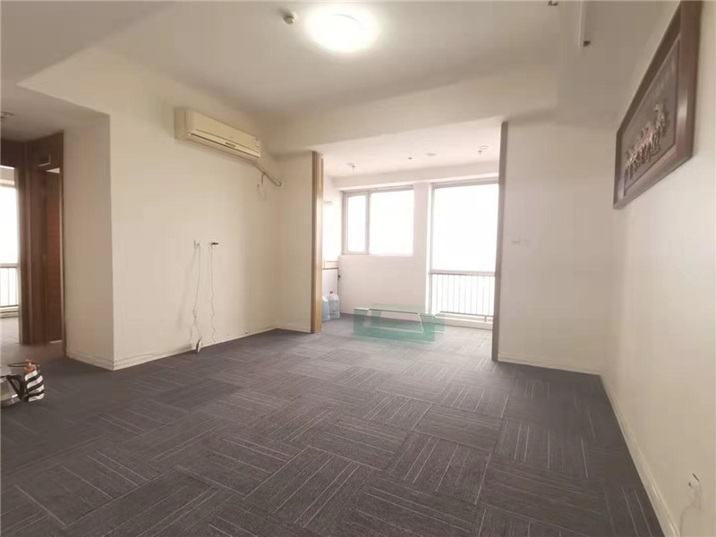 周浦万达广场出租91平办公室有装修无家具