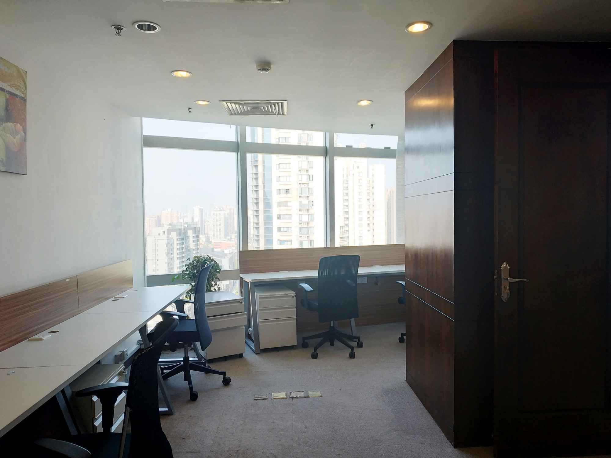 泰丰大厦（广东发展银行大厦）出租235平写字楼精装修带家具
