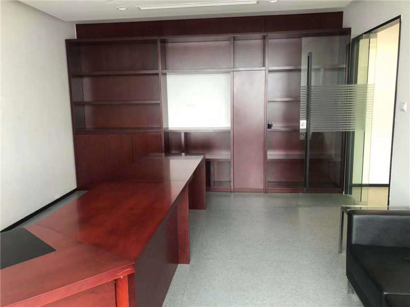 浦东嘉里城出租347平办公室有装修无家具