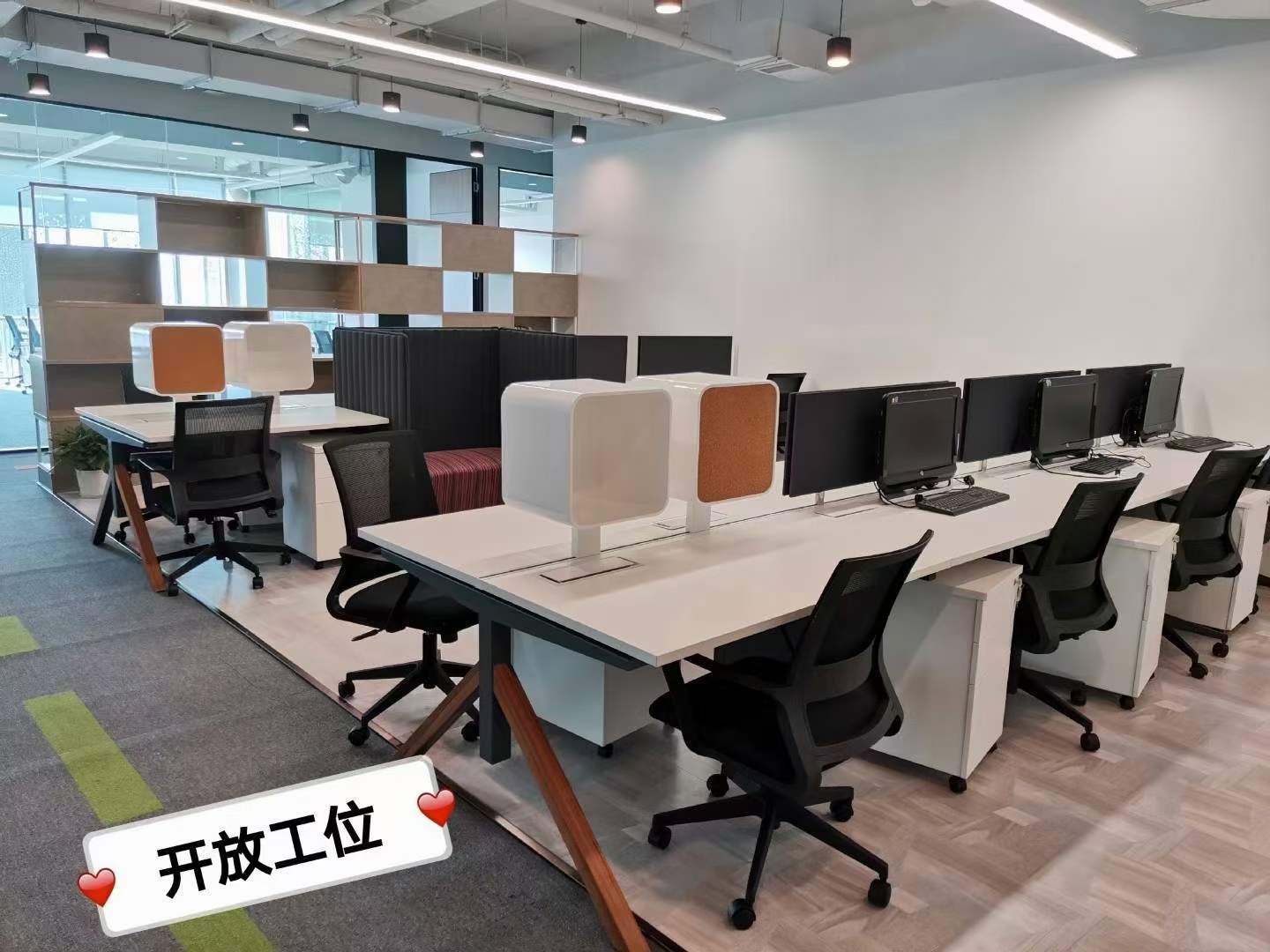9号线合川路站的华鑫中心联合办公空间出租1人间开放式工位