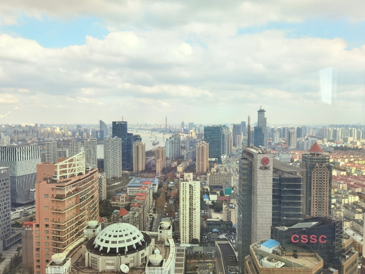 小陆家嘴顶楼！新上海国际大厦出租363平双面采光