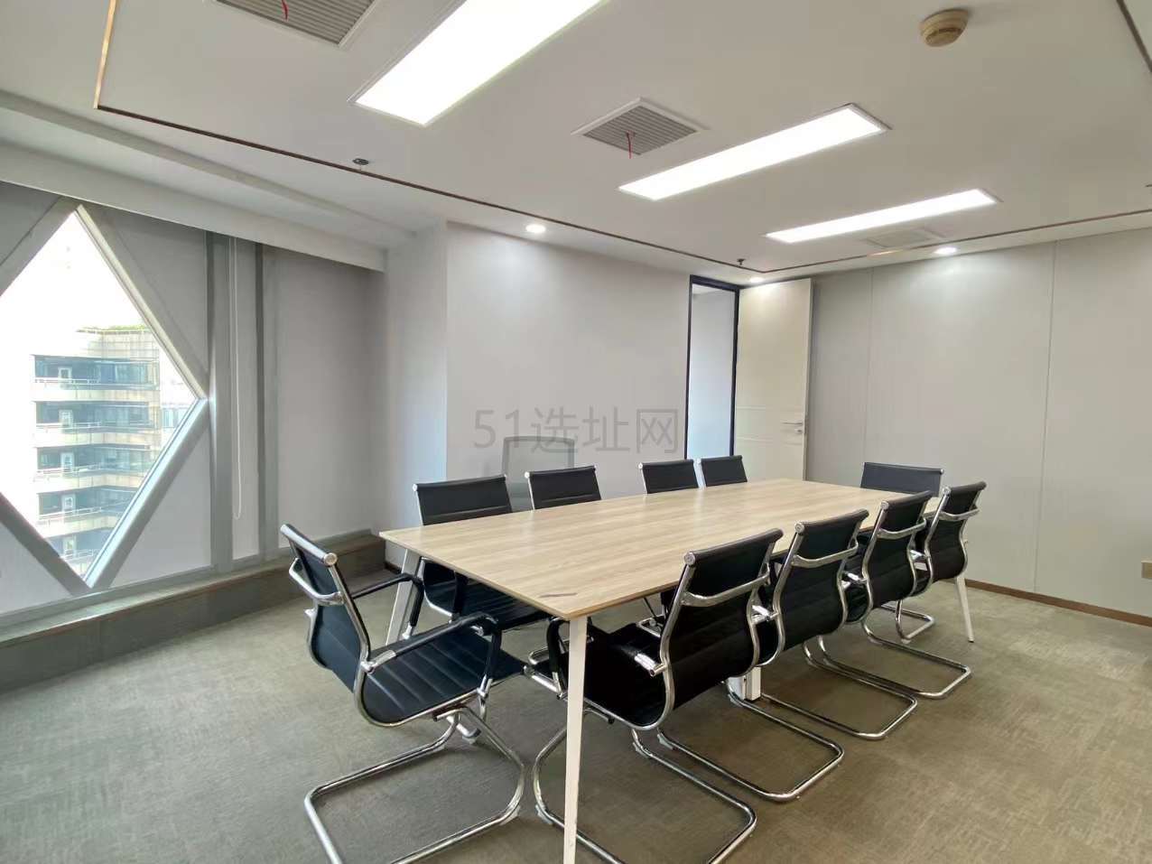南京东路站科技京城西楼的228平精装修办公室