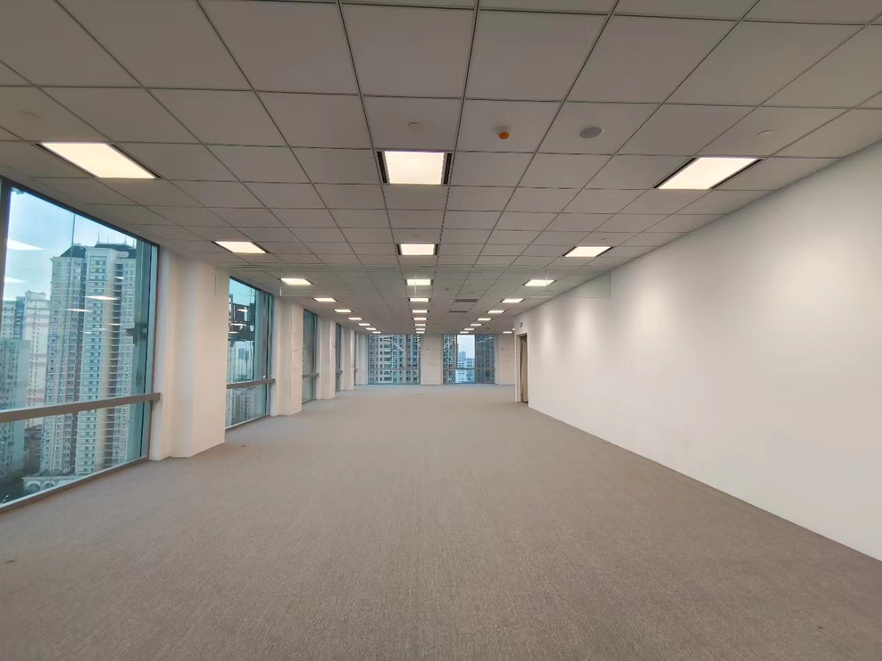 马当路全新甲级写字楼凯德晶萃广场出租2000平整层双地铁现房