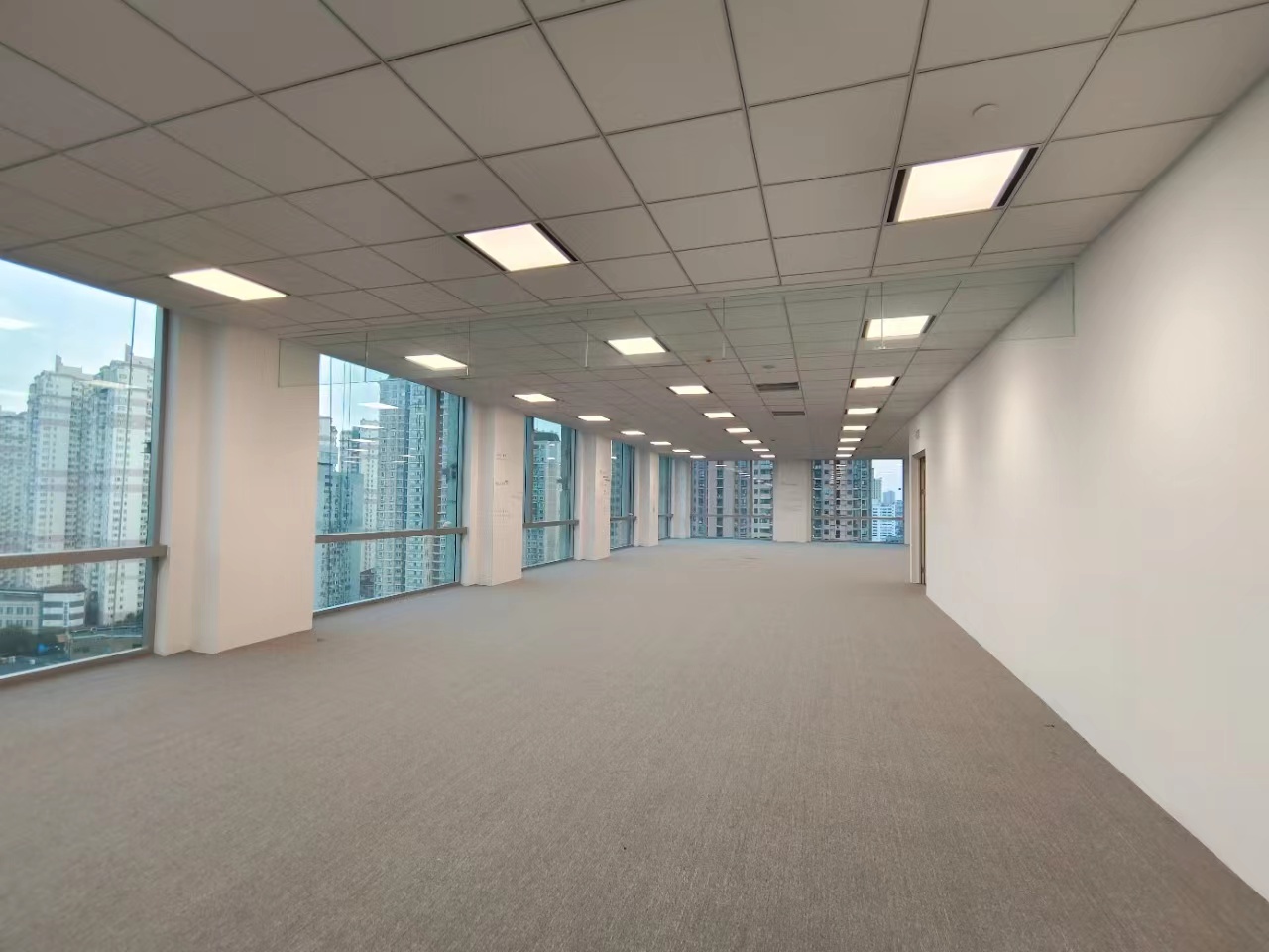 马当路全新甲级写字楼凯德晶萃广场出租2000平整层双地铁现房