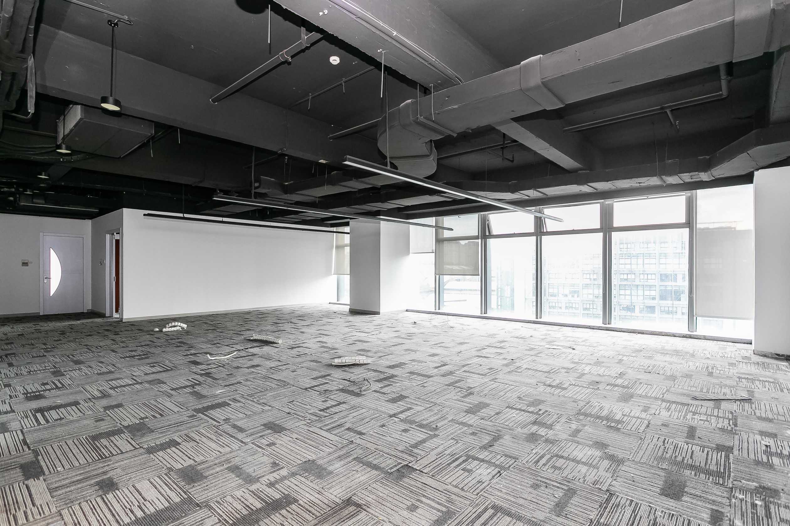 珠江创意中心出租638平写字楼有装修无家具