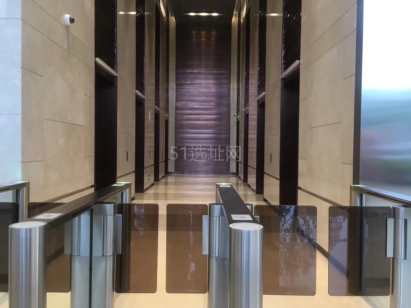 中海国际中心电梯厅